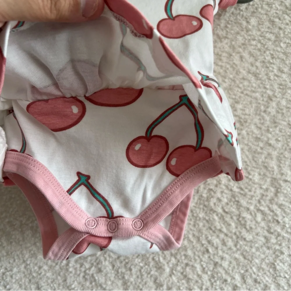 Monica + Andy Baby Girl Cherries Organic Cotton Bodysuit W Skirt Size 0-3 Months
